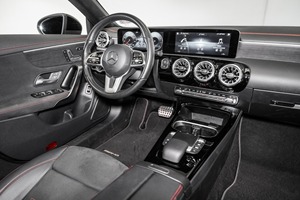 Meilleure vente 2023 : Mercedes-Benz CLA 250, coupé quatre portes au style affirmé et maniabilité agile - Product Image 6