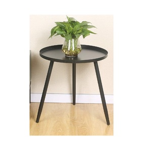 Table en aluminium et marbre noir sur le dessus de la Table, Base à quatre pieds, finition or Antique - Product Image 4