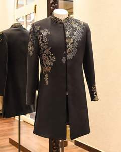 2025 @ Latest Sherwani et pantalon noirs personnalisés pour hommes ornés de perles de verre en cristal, travail manuel Dabka pour mariage/fête - Product Image 1