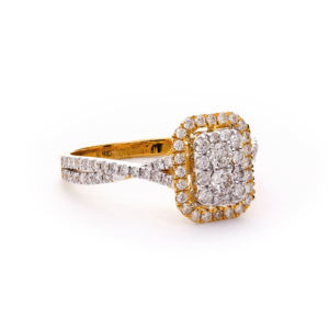 Bague de fiançailles personnalisée en or avec halo de diamants rectangulaire, bande torsadée, bijoux - Product Image 2