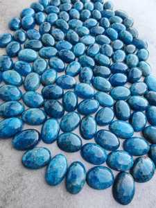Lot de cabochon en forme de poire en forme d'ovale en apatite néon naturelle à dos plat de taille libre pour la fabrication de pierres précieuses faites à la main - Product Image 6