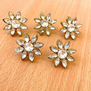 Anneaux à motif de fleurs oxydées en argent cristaux réglables travail anneaux en laiton Kundan pour femmes et pour mariage, occasion de tenue de fête - Product Image 1
