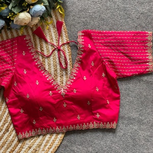 เสื้อคอวีทันสมัยมีดีไซน์ผ้าทอและงานปักลายปักโลโก้/ลวดลายประดับเลื่อมสำหรับงานแต่งงาน - Product Image 1