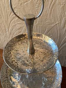 แท่นวางเทียนโลหะ3ชั้นดีไซน์วินเทจสำหรับคัพเค้กขนมหวานและขนมอื่นๆที่เสิร์ฟขนมขบเคี้ยวเหมาะสำหรับงานเลี้ยงในฟาร์ม - Product Image 2