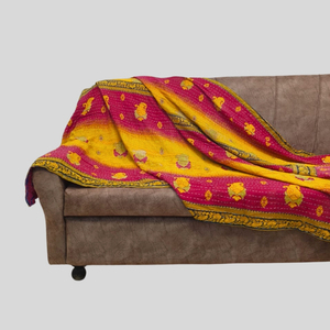 Couette Kantha de qualité supérieure avec coutures détaillées à la main Couverture Kantha de style rustique Couches de coton recyclé - Product Image 1