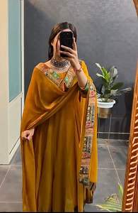 Venta al por Mayor de Ropa India y Pakistaní 2022, Kurti Bordado de Lana Tejida para Mujer, Salwar de Seda en Diferentes Colores para Bodas - Product Image 6