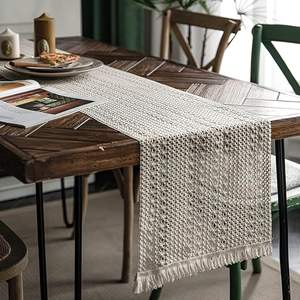 Camino de mesa de macramé grueso hecho a mano con aspecto boho-chic para agregar vibraciones vintage a eventos o mesas diarias - Product Image 5