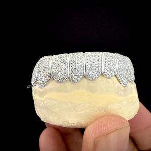 STAR JEWELLERY Christian 925 Sterling Silver Brilliant Cut VVS VS Moissanite Classic Iced Unisex Grillz dentaire pour un usage quotidien - Product Image 3