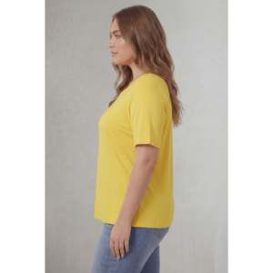 T-shirt col rond grande taille jaune - Product Image 2