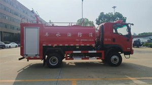 DongFeng 4x2 8Cbm 10Cbm 10Cbm Nettoyage des rues Réservoir d'eau sanitaire municipal Camion pulvérisateur d'eau d'incendie - Product Image 4