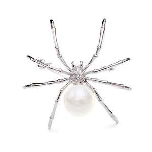 Broche Jeulia tendance en forme d'araignée avec perles blanches et cristaux en strass - Product Image 1