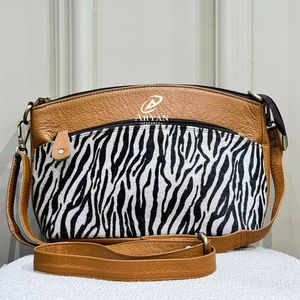 Bolso bandolera de piel auténtica con estampado de animales y pelo de estilo occidental para mujer, bolso bandolera de lujo de alta calidad al por mayor, novedad - Product Image 1
