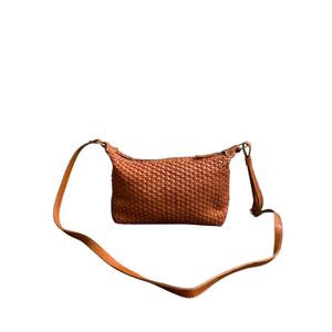 Mejor precio estilo bohemio tejido a mano bolso cruzado de cuero genuino hecho a mano Indonesia cierre de cremallera para la temporada de primavera/verano - Product Image 1