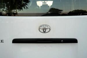 Nueva Toyota Hiace 2025, Furgoneta con Transmisión Automática Estándar, 100-199 HP - Product Image 6