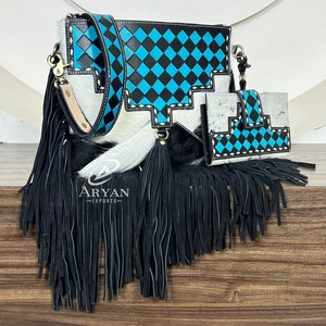 กระเป๋าสะพายข้างลายตารางสไตล์ตะวันตกปี 2025 พร้อมพู่ห้อย และกระเป๋าสตางค์หนังแท้แบบพับสองตอน  ชุดเข้าชุดสำหรับผู้หญิง - Product Image 1