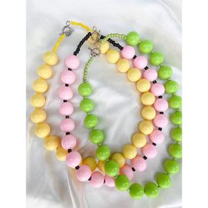 Collier pendentif en résine élégant le plus vendu pour les accessoires de mariage, les tenues de festival, disponible à prix réduit - Product Image 3