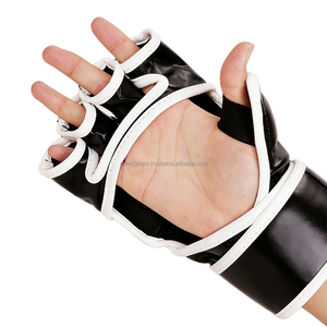 Gants de boxe MMA en cuir personnalisés en usine, respirants, légers, avec sangle de poignet réglable, durables, à demi-doigts, fermeture auto-agrippante - Product Image 4