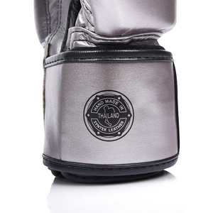 Guantes de Muay Thai y Kickboxing Fairtex, Nuevo Modelo Personalizado, Plateados, de Cuero Vacuno Genuino, con Correa Ajustable, para Sparring, Tipo Twins - Product Image 5