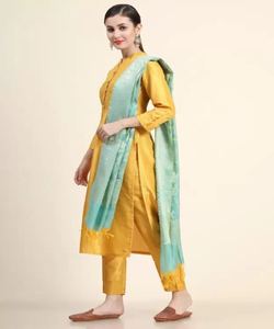 เสื้อผ้าอิสลามสำหรับสตรีมุสลิมชุดสนามหญ้าเย็บสีขาวชุดแฟชั่นบูติกสามชิ้นสำหรับปาร์ตี้งานแต่งงาน - Product Image 3