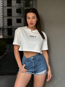 White Minimalist Shirt for Women Sleepwear Activewear Cotton Tshirt Croptop Loose Fit Oversized Style Wholesale Factory <b>Direct</b> - Product Image 2