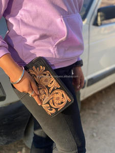 Porte-monnaie en cuir sculpté usiné à la main pochette étui de téléphone élégant multi-usages portefeuilles en cuir occidental fait à la main pochette en cuir marron Fo - Product Image 4