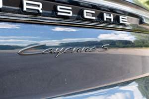 Cayenne S 2024, V8 biturbo de 468 hp, tracción total, equipamiento completo, azul metálico Algarve - Product Image 3