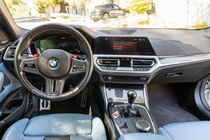 BMW M4 Coupé 2021 Usado en Excelentes Condiciones, Transmisión Manual de 6 Velocidades, Interior Azul Yas Marina - Product Image 4