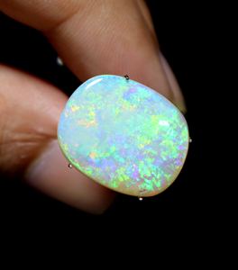 โอปอลธรรมชาติจากออสเตรเลียทรงรี 5 กะรัต คุณภาพสูง งานแฮนด์เมด - Product Image 1