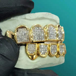 Grilles dentaires Hip Hop en argent sterling plaqué or rhodié S925 de haute qualité, avec micro-inserts en moissanite taille princesse VVS pour hommes - Product Image 4