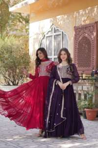 Alta demanda, las mujeres usan el vestido Anarkali para bodas y ropa festiva disponible a precios al por mayor de La India - Product Image 3