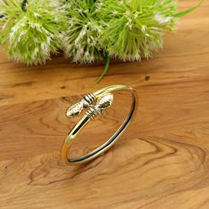 Brazalete Dorado con Nudo de Concha, Estilo Vintage, Náutico |   Regalo Ajustable de Estilo Bohemio Inspirado en el Mar para Mujer - Product Image 1