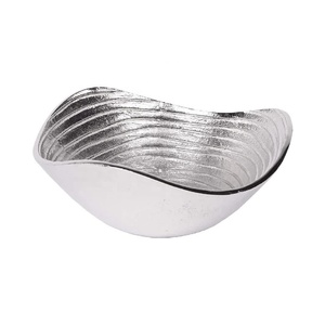 Bol de service en métal fait à la main, décoration de table saine, centre de table design pour mariage et restaurant - Product Image 2