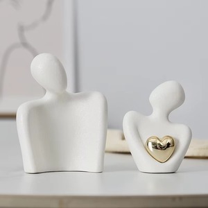 Statue de couple en céramique moderne Artisanat en métal Sculpture de table écologique pour espace de vie de bureau à domicile - Product Image 2