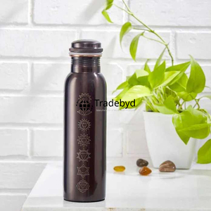 Botella de cobre de estilo ecológico que combina beneficios tradicionales para la salud y artesanía de alta gama de Tradebyd - Product Image 2