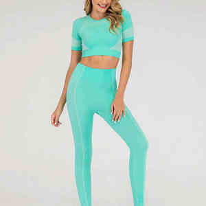 ชุดโยคะสตรีแบบไร้ตะเข็บพร้อมบราและเลกกิ้งผ้าระบายอากาศได้ชุดออกกำลังกายน้ำหนักเบาขายส่ง - Product Image 4