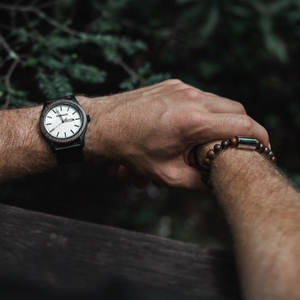 นาฬิกาอินเวอร์เนส คลาสสิค วอลนัท&หนังสีดำ วัสดุสายนาฬิกาไม้ - Product Image 3