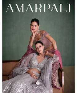 Sezy lehengacholi ชุดแต่งงานเจ้าสาวชิ้นเดียวสำหรับผู้หญิงในสไตล์ lavisa กับเสื้อกำมะหยี่ - Product Image 2