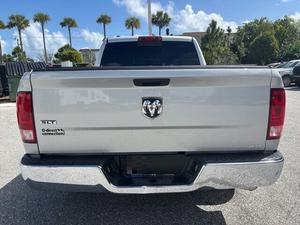 EN SOLDE! Vente aux enchères par courtier pour camions d'occasion Pickup 2019 1500 Classic SLT CrewCab RWD à usage commercial - Product Image 6