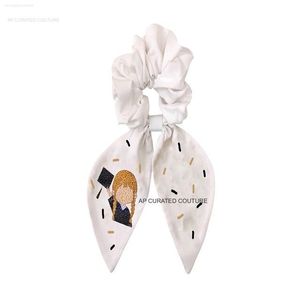 Personalizado indio bordado a mano semilla con cuentas blanco Scrunchies hermoso accesorio para el cabello y pinzas para el cabello inspiradas en la graduación - Product Image 1