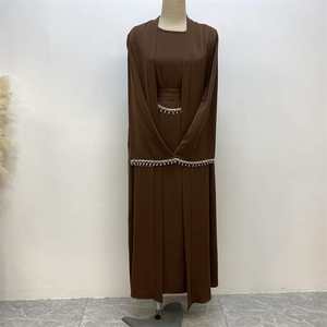 Nouveau modèle de robe hijab style Dubaï pour femmes musulmanes Abaya Cardigan en satin aux couleurs personnalisées Vêtements islamiques pudiques pour adultes - Product Image 2