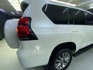 Toyota Land Cruiser Prado TXL 4.0L V6 Essence Automatique 4x4 d'occasion 2023, conduite à gauche, pour l'exportation - Product Image 6