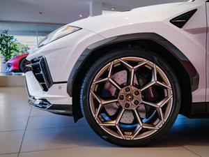 Selección Premium 2024 Lamborghini Urus Performante - Product Image 6