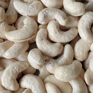 Fabrication de noix de cajou brutes Noix de cajou Prix W320 Vente en gros de noix de cajou exportées vers l'Asie, l'UE et le Moyen-Orient - Product Image 1
