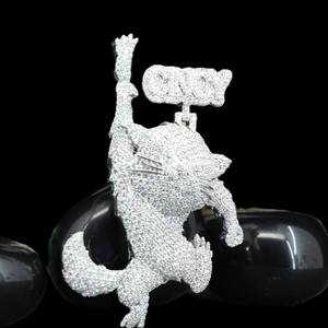 Pendentif Chat Cartoon Luxe Bling-Bling avec Main Levée, Hip Hop Moissanite, Argent Sterling VVS1, Collier Unisexe - Product Image 1