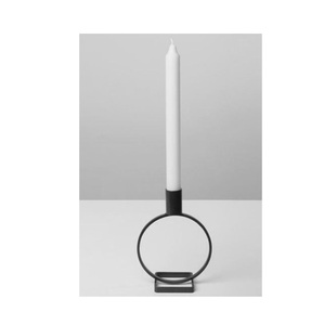 Porte-bougie géométrique contemporain en métal, parfait pour la décoration intérieure moderne, l'éclairage d'ambiance et l'exposition sur table. - Product Image 5