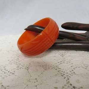 Brazalete de resina para mujer Brazalete de mano de resina Uso de joyería para fiesta de boda Artículo dotado por artesanía creciente - Product Image 3