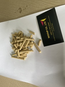 Granulés de bois vietnamiens biologiques de haute qualité pour la cuisson de la literie animale directement des déchets agricoles - Product Image 6