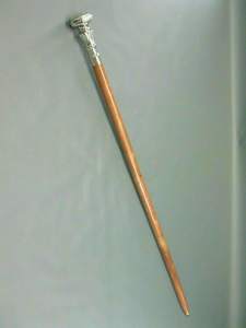 Canne de marche en bois poli de style vintage, faite à la main, avec poignée marron - Cadeau pour toutes occasions - Product Image 2