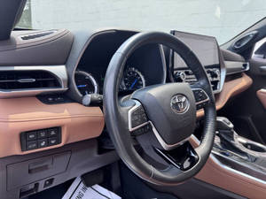 Voiture d'occasion de qualité abordable, Toyota Highlander 2022, conduite à gauche - Product Image 2