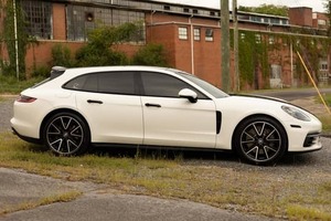 เสื้อกีฬา2018 P-orsche Panamera 4S มือสอง - Product Image 6